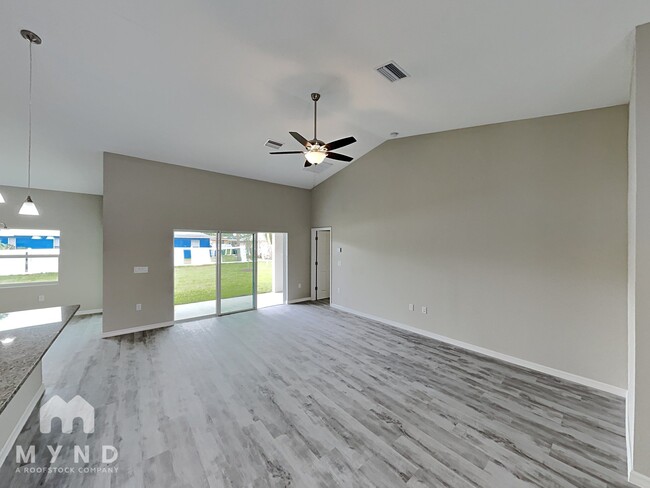 Foto del edificio - 2113 Carpenter Ln