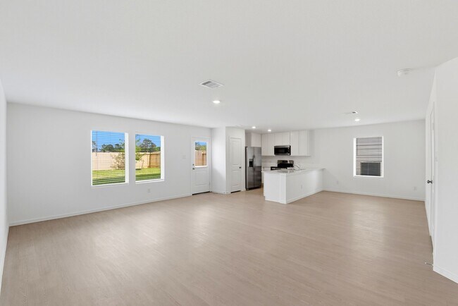 Building Photo - 629 Craven St