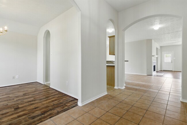 Building Photo - 4827 Claymill Ct