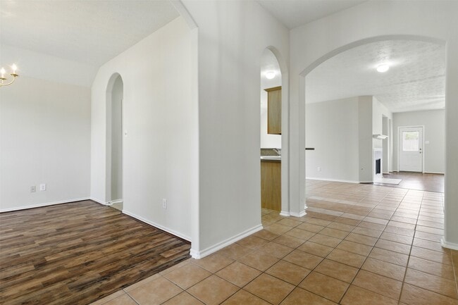 Foto del edificio - 4827 Claymill Ct