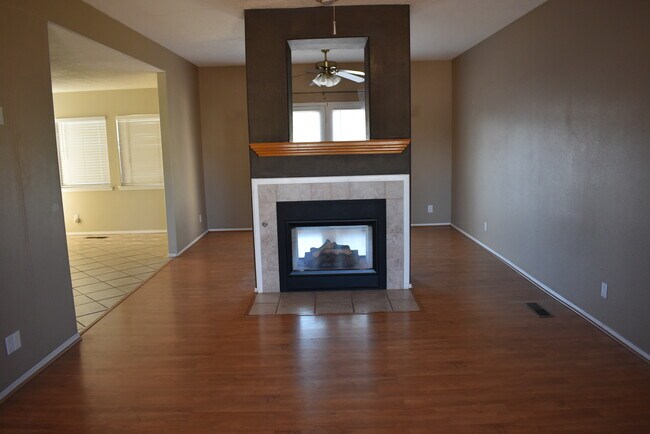 Foto del edificio - 4216 Loren Ave NW