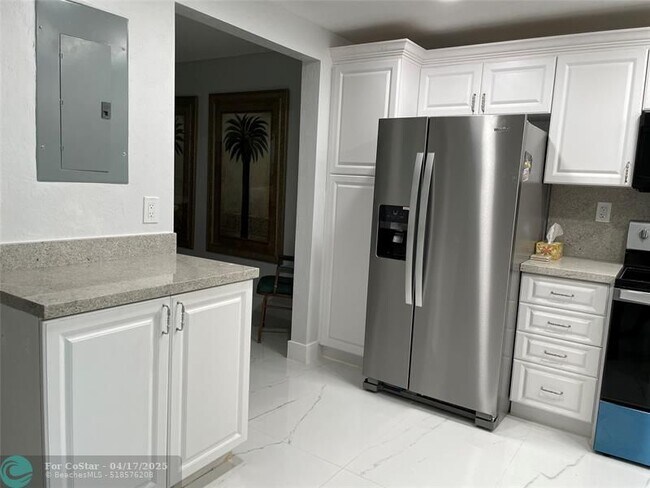 Foto del edificio - 9420 S Hollybrook Lake Dr