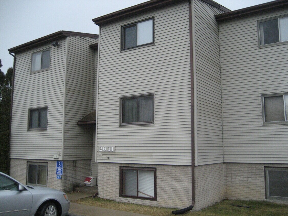 2609 Westwinds Dr, Iowa City, IA 52246 House Rental in Iowa City, IA