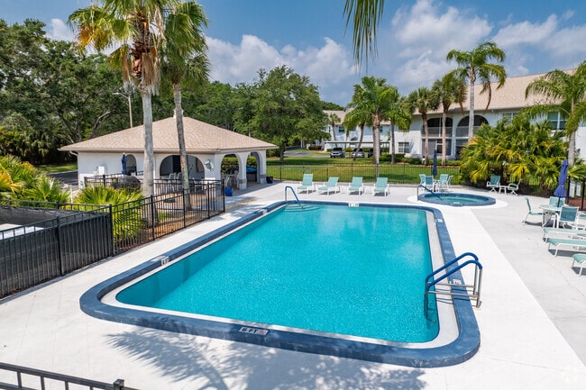 3201-3211 Landmark Dr Clearwater, Florida - Landmark Place