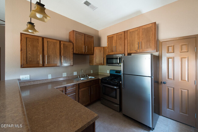 Building Photo - 326 Coates Dr