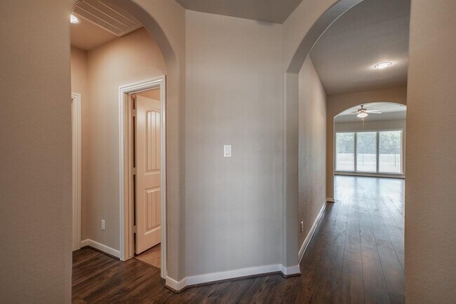 Foto del edificio - 99 West Wading Pond Circle