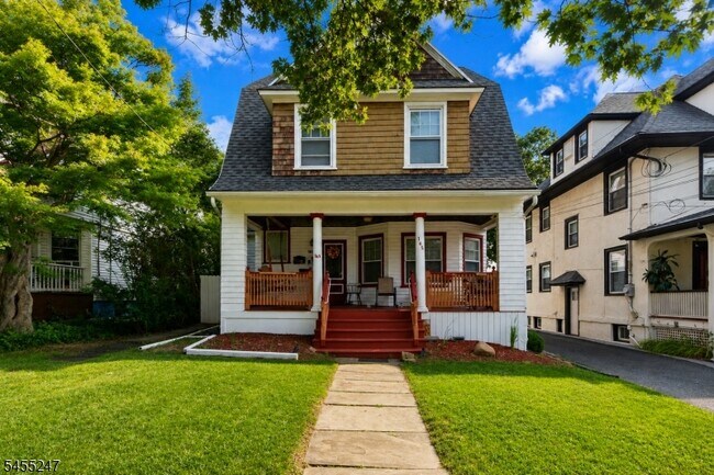 Foto del edificio - 165 Claremont Ave