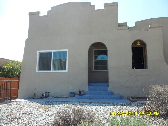 Building Photo - 2053 S Palm Grove Ave