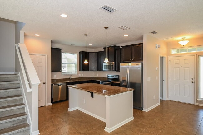 Building Photo - 452 Vineyard Ln