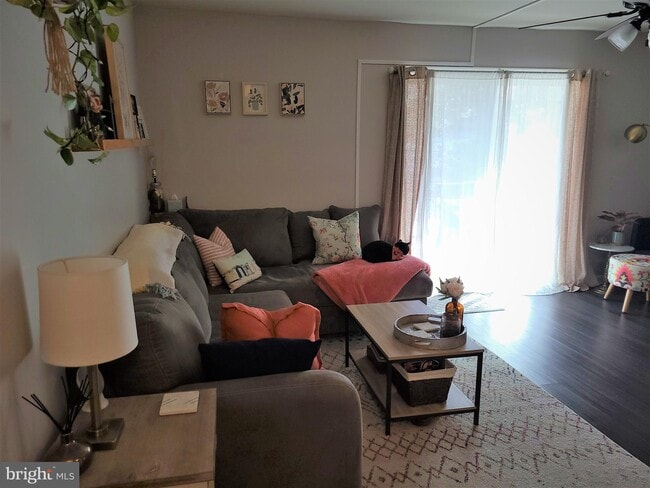 Foto del edificio - 6 Oliver Wolcott Bldg