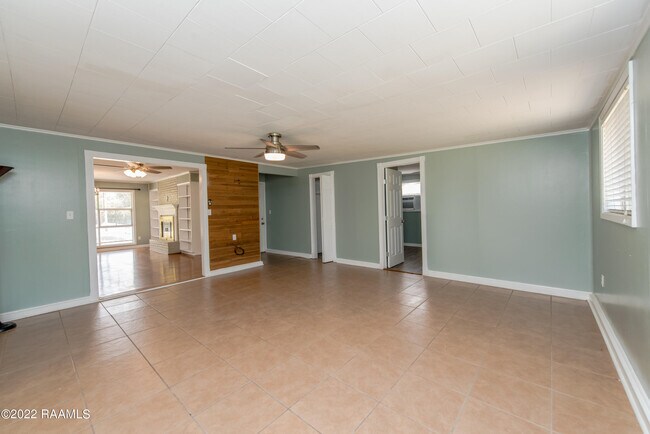 Foto del edificio - 232 Roselawn Blvd