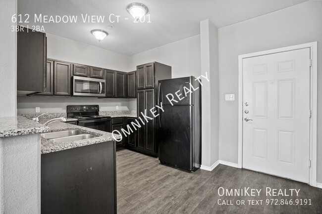 Foto del edificio - 612 Meadow View Ct