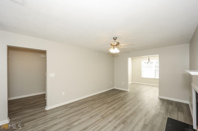 Building Photo - 4839 Wolf Creek Dr