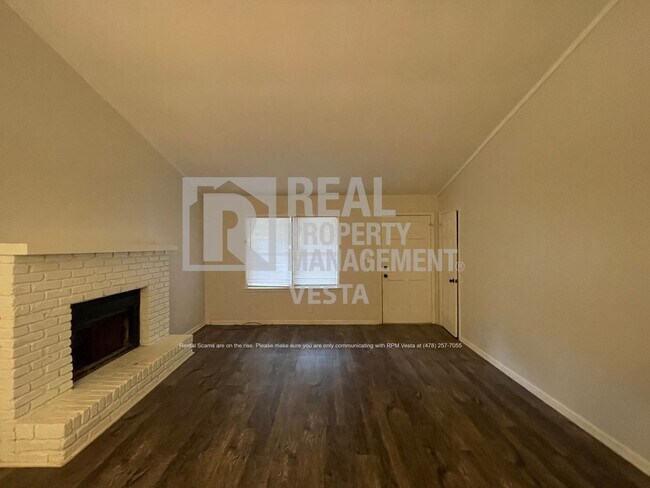 Foto del edificio - 443 Lacebark Dr