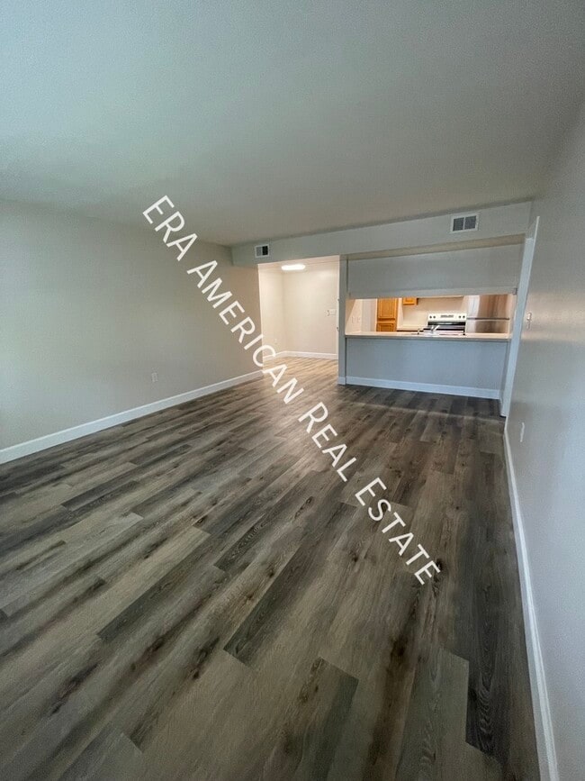 Foto del edificio - 613 Colonial Dr