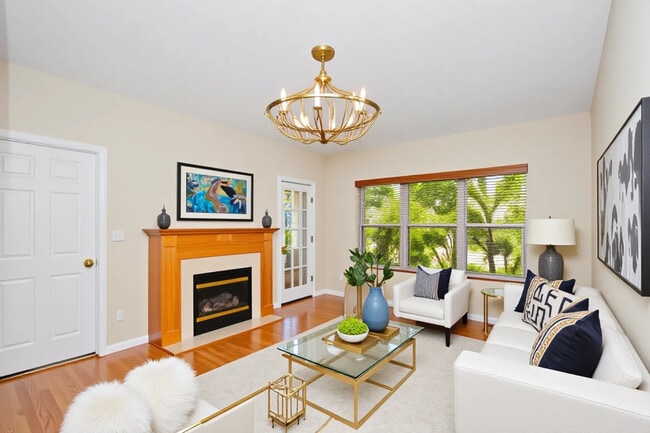 Building Photo - 1243 W Rosemont Ave