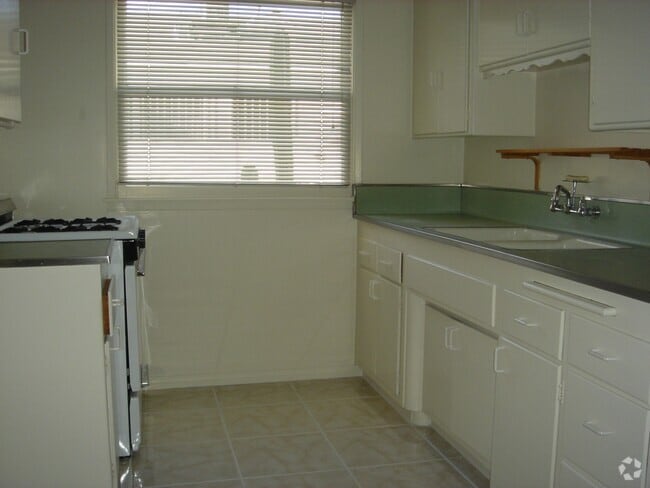 Building Photo - 1517 Pontius Ave