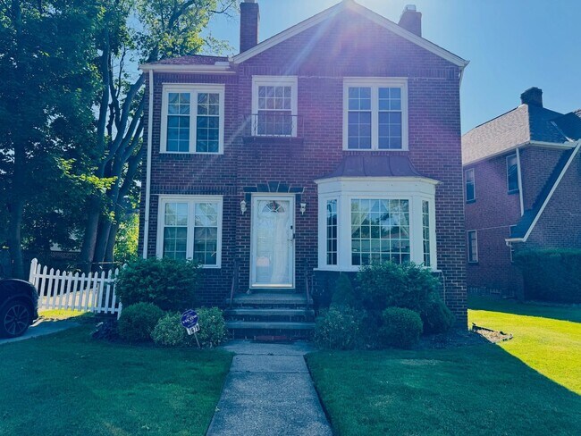 Foto del edificio - 3679 Warren Rd