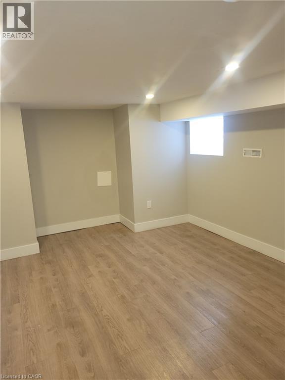 Photo du bâtiment - 500 Main St E