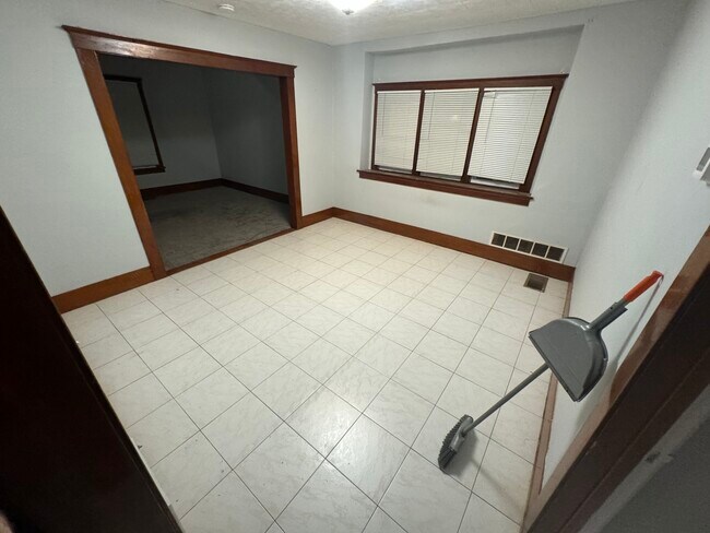 Foto del edificio - 238 Crestwood Ave
