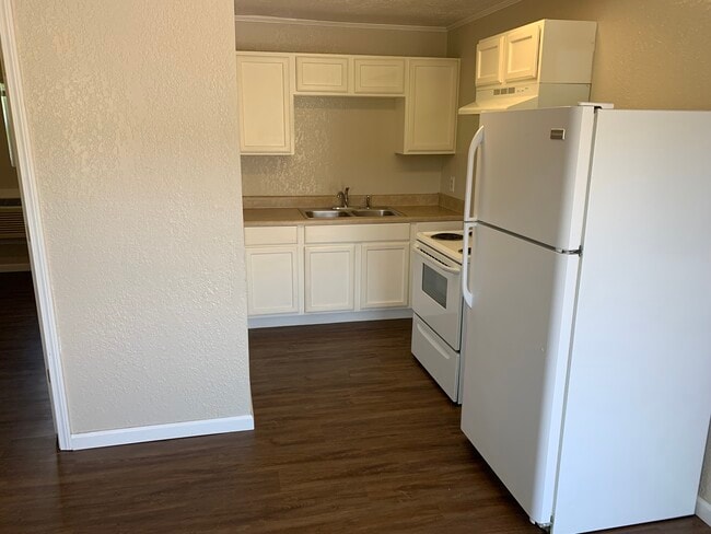 Building Photo - 610 Watauga Rd