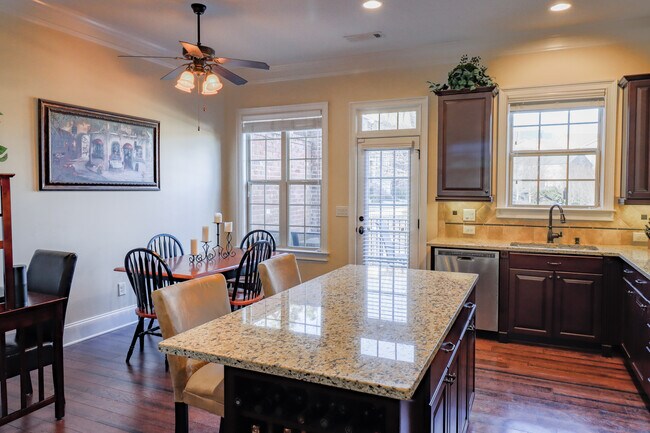 Building Photo - 3708 Broughton Cir