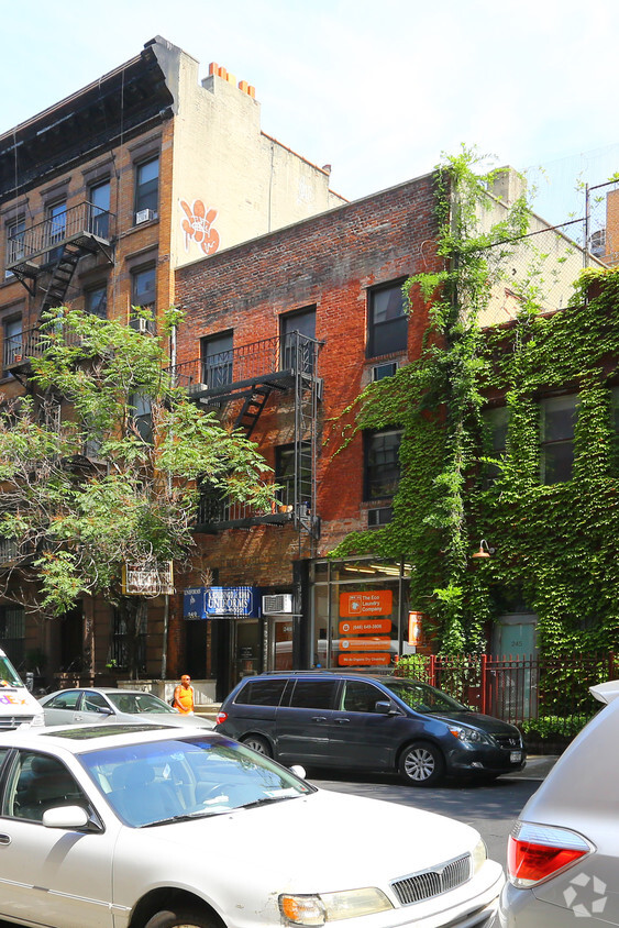 Primary Photo - 249 W 18th St