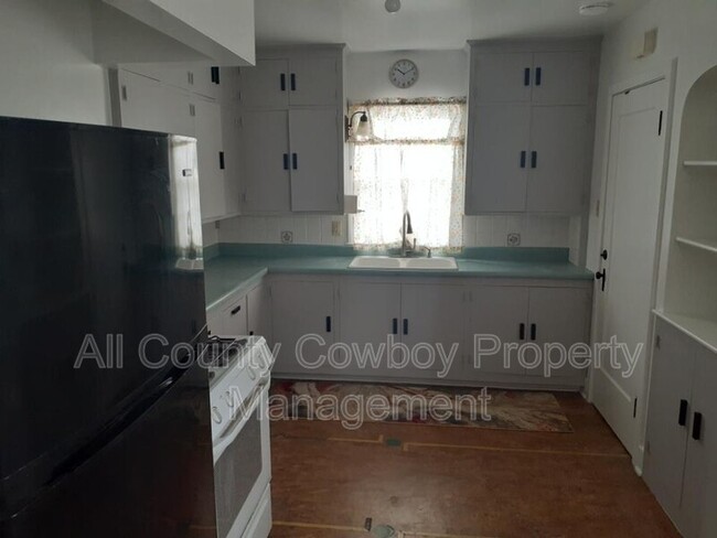 Foto del edificio - 819 E Lewis St