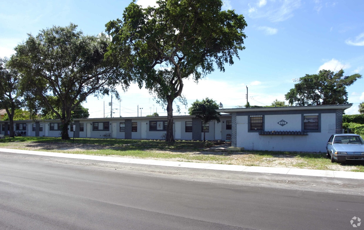 Building Photo - 2554 NW 14th St