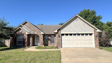 Building Photo - 1683 E Gate Cir