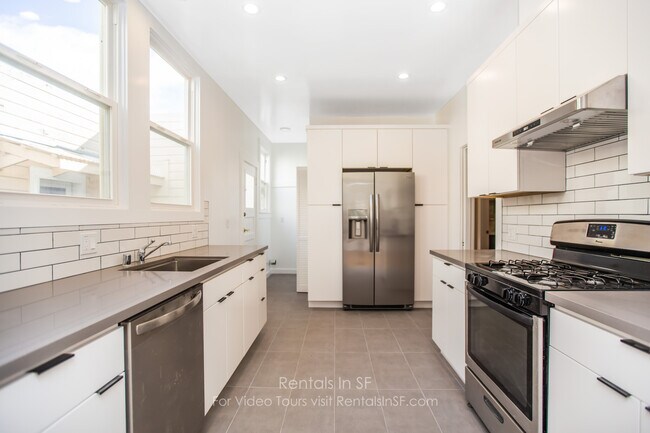 Building Photo - 812 25th Ave