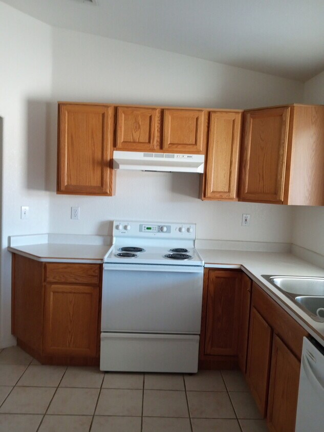 Building Photo - 3555 Thunderhawk Dr