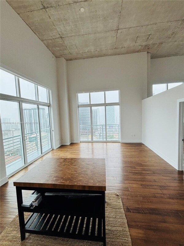 Foto del edificio - 133 NE 2nd Ave