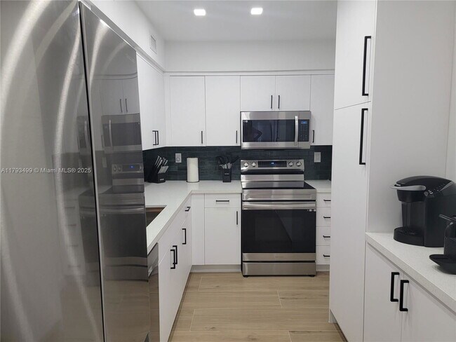 Foto del edificio - 2501 S Ocean Dr