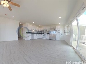 Building Photo - 92-686-686 Paakai St