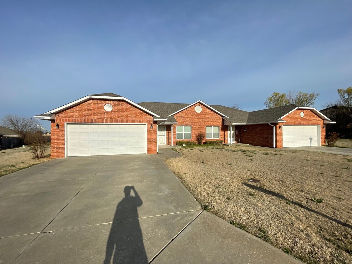 2334 Bent Tree Rd, Shawnee, OK 74804 House Rental in Shawnee, OK