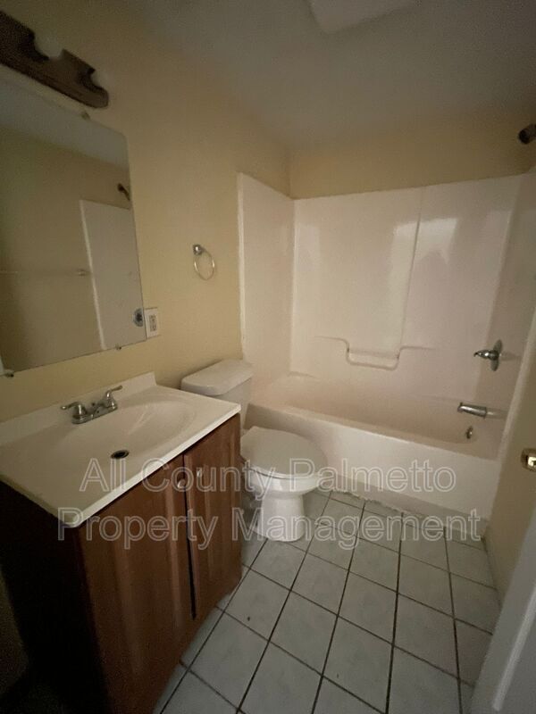 Building Photo - 204 A St