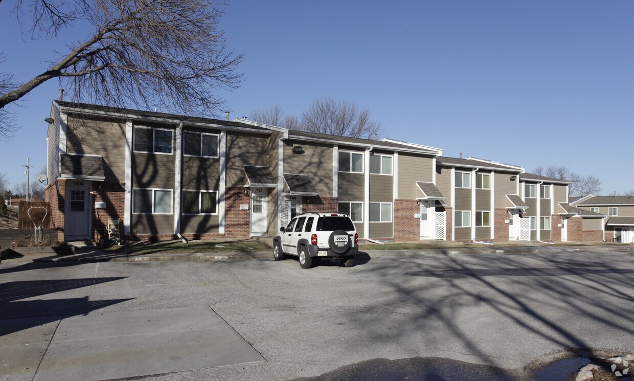Crestview Village Apartments La Vista