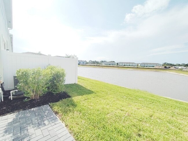 Foto del edificio - 659 SE Lk Fls St
