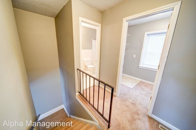 Building Photo - 2201 Yorkhills Dr