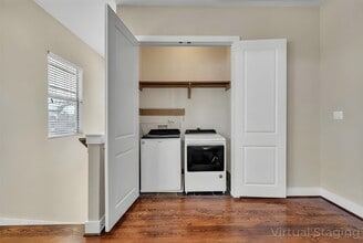 Building Photo - 1715 W 24th St