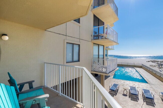 Building Photo - 505 E Beach Blvd