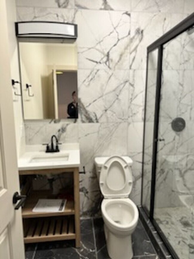 Building Photo - 1114 W Grand Ave