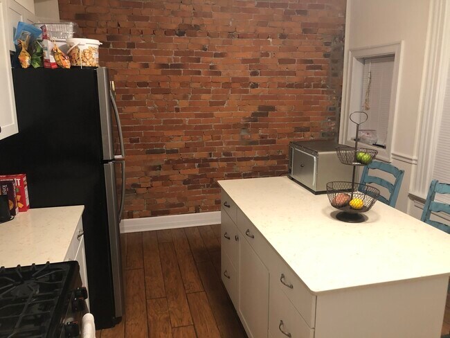 Kitchen - 264 Boas St