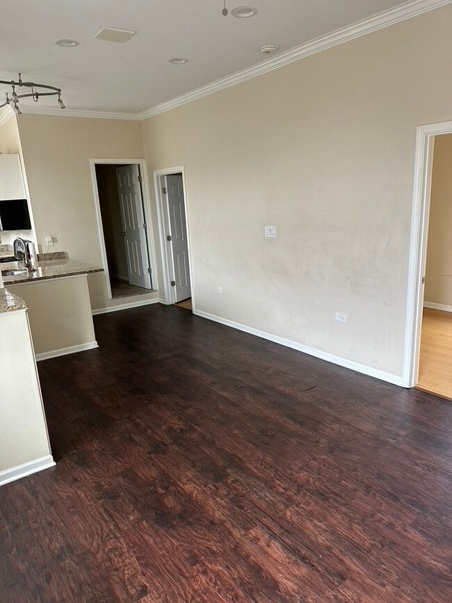 Foto del edificio - 321 W 24th St