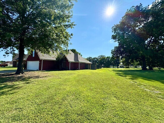 Building Photo - 7727 Cassidy Dr