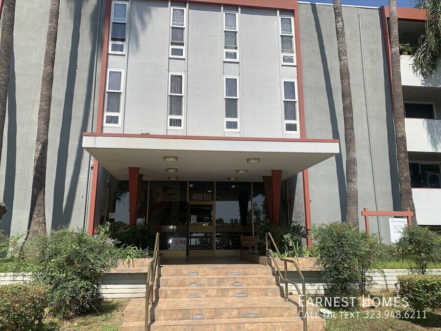 Foto principal - 4915 Tyrone Ave