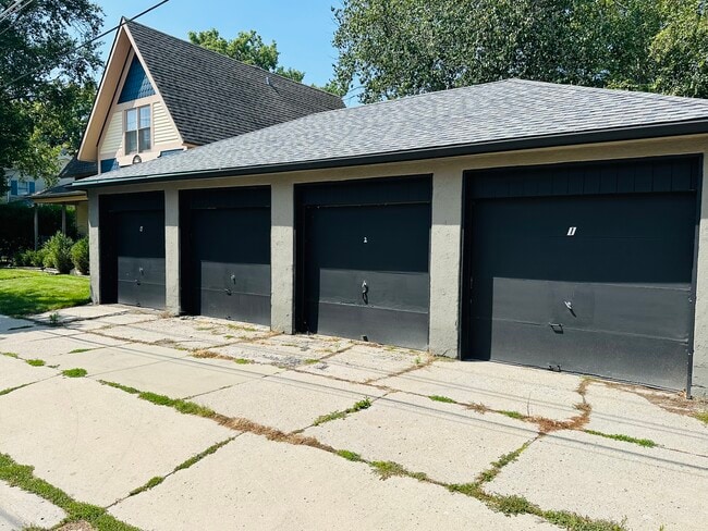 One car garage with remote. - N49W5593 Portland Rd