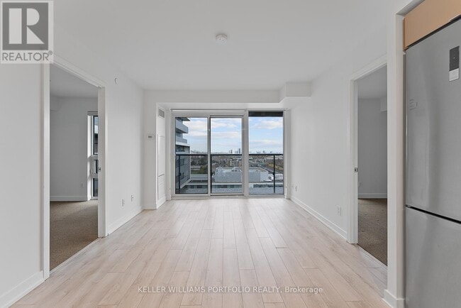 Building Photo - 120 Varna Dr