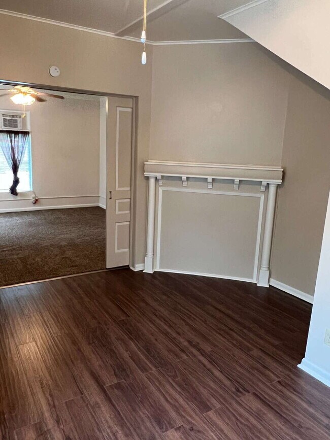 Foto del edificio - "Charming 2-Bed Oasis in the Heart of Moscow, ID – Cozy 764 Sq Ft Haven!"